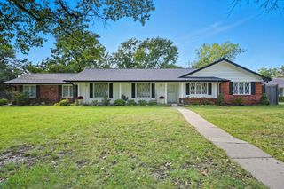 507 N Stratford Ln, Wichita, KS 67206