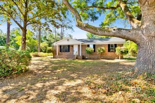 713 E 23rd Avenue, Gulf Shores, AL 36542