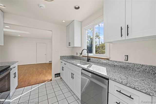 6550 Inkster Road, West Bloomfield, MI 48322