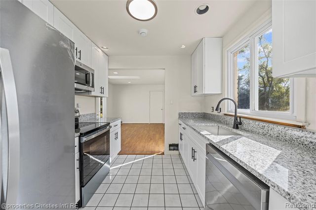 6550 Inkster Road, West Bloomfield, MI 48322