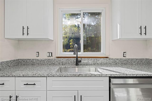 6550 Inkster Road, West Bloomfield, MI 48322