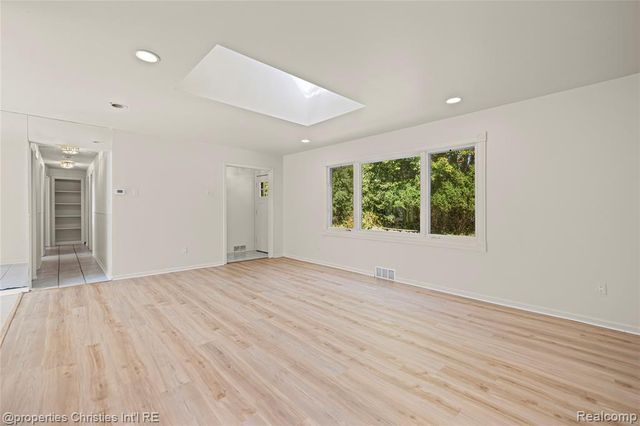 6550 Inkster Road, West Bloomfield, MI 48322