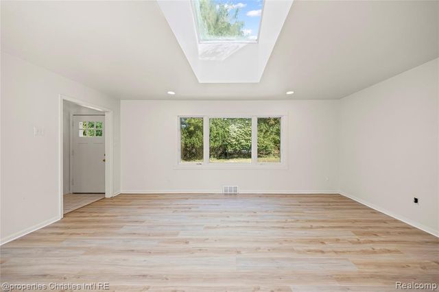 6550 Inkster Road, West Bloomfield, MI 48322