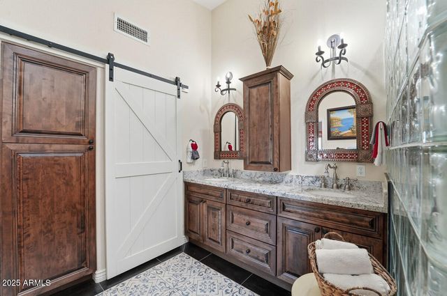 1021 S WESTERN SKIES Drive, Gilbert, AZ 85296