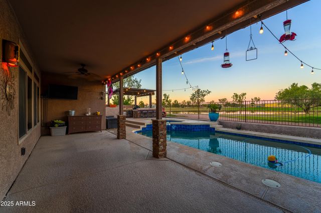 1021 S WESTERN SKIES Drive, Gilbert, AZ 85296