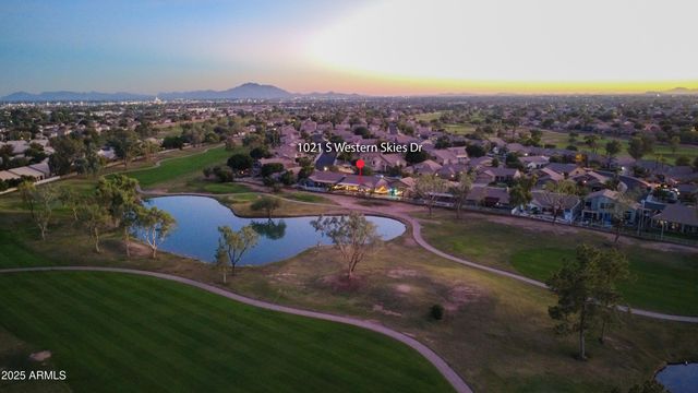 1021 S WESTERN SKIES Drive, Gilbert, AZ 85296