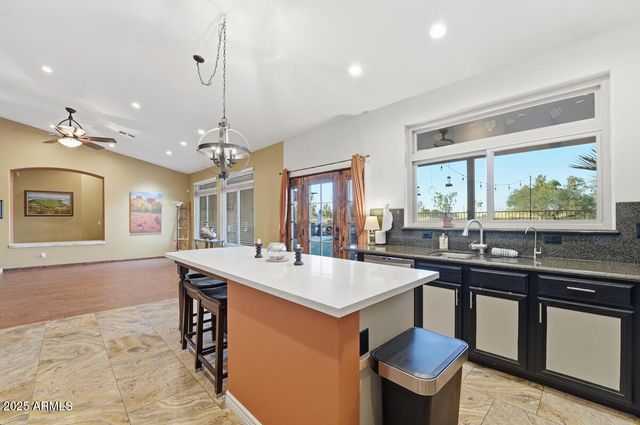 1021 S WESTERN SKIES Drive, Gilbert, AZ 85296