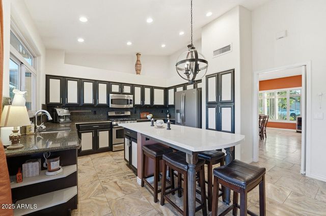 1021 S WESTERN SKIES Drive, Gilbert, AZ 85296