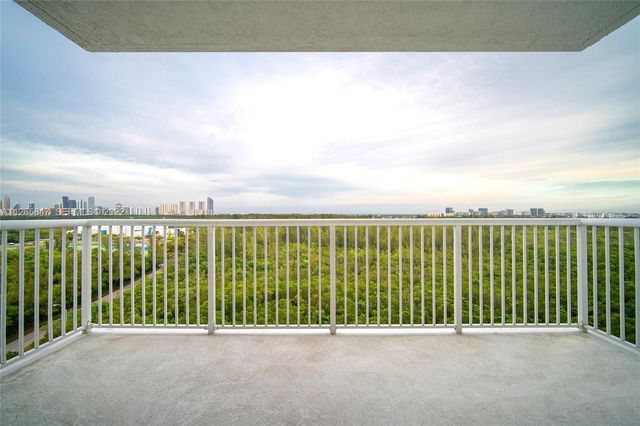 15051 Royal Oaks Lane 1203, North Miami, FL 33181