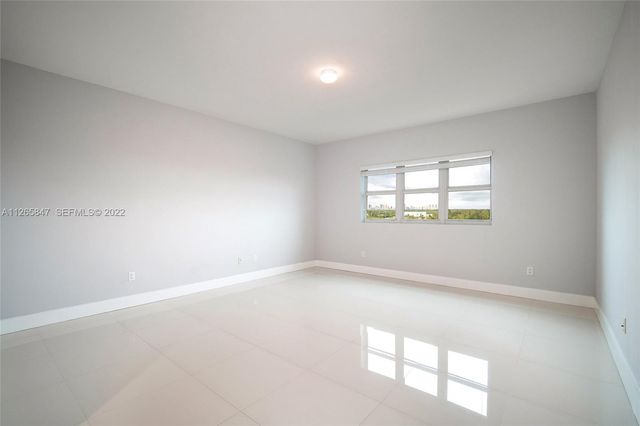15051 Royal Oaks Lane 1203, North Miami, FL 33181