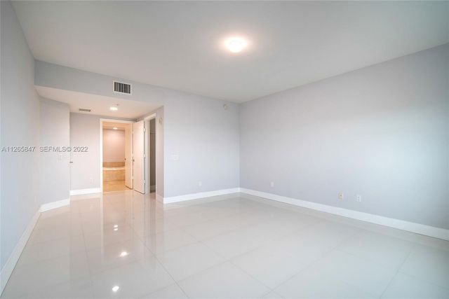 15051 Royal Oaks Lane 1203, North Miami, FL 33181