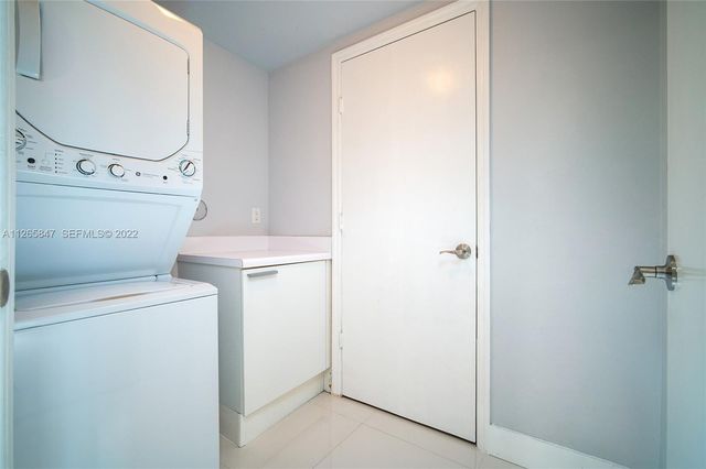 15051 Royal Oaks Lane 1203, North Miami, FL 33181