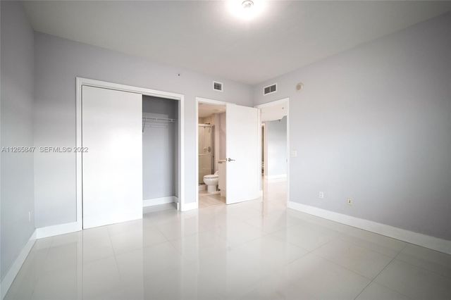 15051 Royal Oaks Lane 1203, North Miami, FL 33181