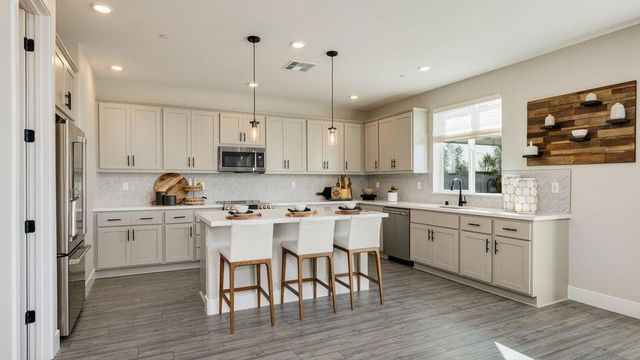 3246 Oak Trail Drive, Manteca, CA 95337