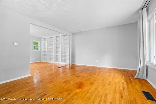 2709 Greenbriar Avenue, Lansing, MI 48912