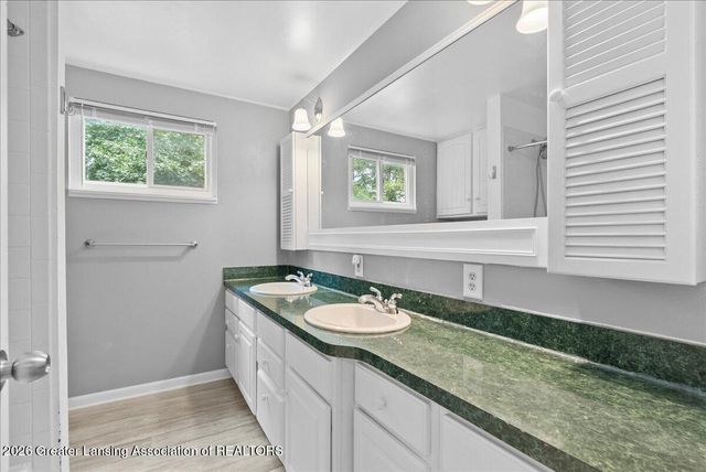 2709 Greenbriar Avenue, Lansing, MI 48912
