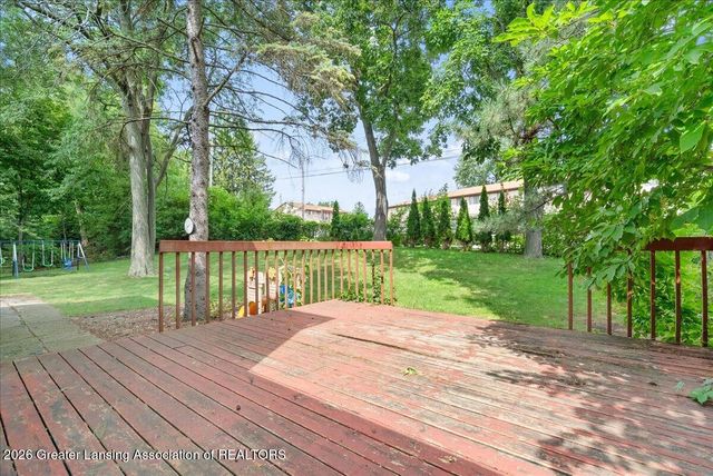 2709 Greenbriar Avenue, Lansing, MI 48912