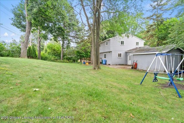 2709 Greenbriar Avenue, Lansing, MI 48912