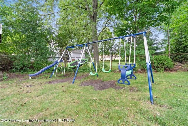 2709 Greenbriar Avenue, Lansing, MI 48912