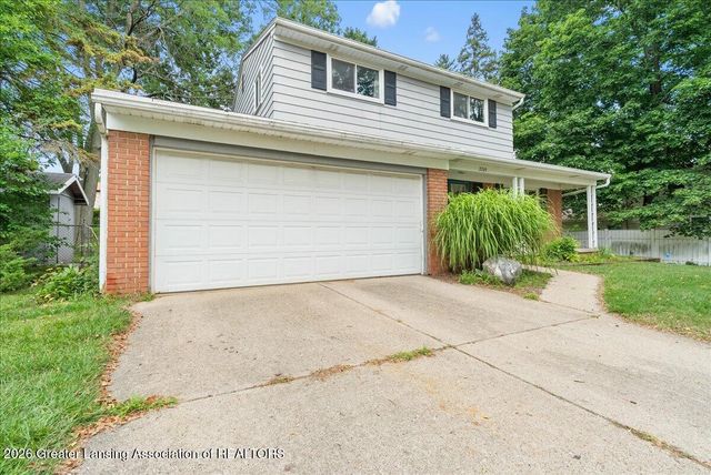 2709 Greenbriar Avenue, Lansing, MI 48912