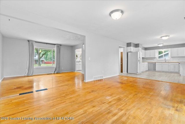 2709 Greenbriar Avenue, Lansing, MI 48912