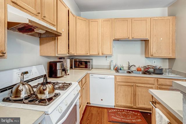 3020 FRANKFURT CT, Woodbridge, VA 22191