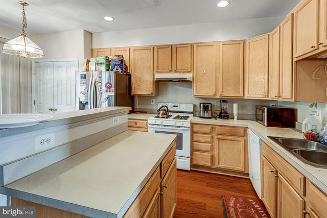 3020 FRANKFURT CT, Woodbridge, VA 22191