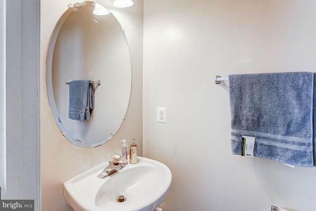 3020 FRANKFURT CT, Woodbridge, VA 22191