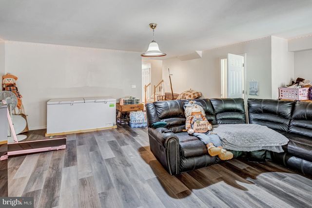 3020 FRANKFURT CT, Woodbridge, VA 22191