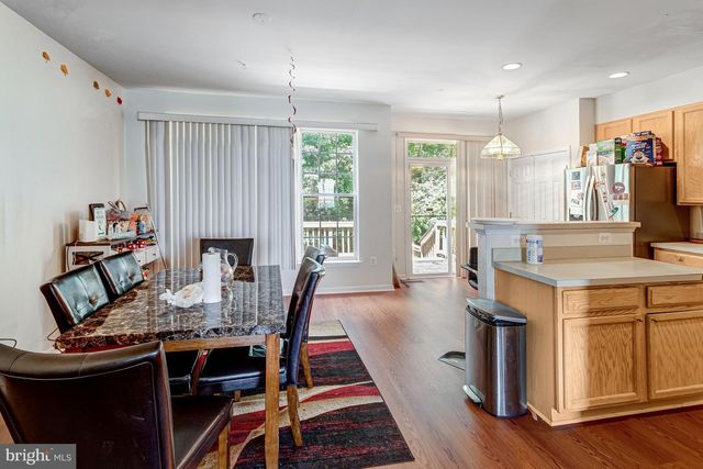 3020 FRANKFURT CT, Woodbridge, VA 22191