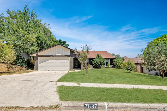 7637 ANTIQUE OAK ST, Live Oak, TX 78233