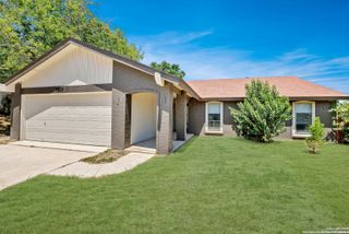 7637 ANTIQUE OAK ST, Live Oak, TX 78233