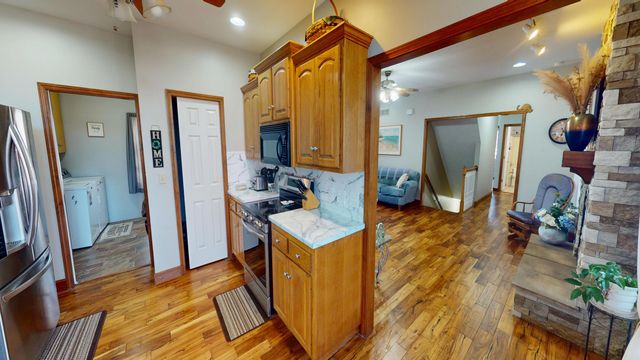 1008 OREGON TRAIL, Boonville, MO 65233