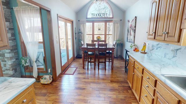 1008 OREGON TRAIL, Boonville, MO 65233