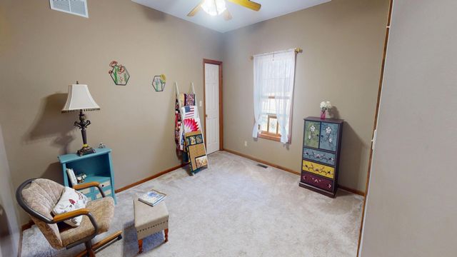 1008 OREGON TRAIL, Boonville, MO 65233