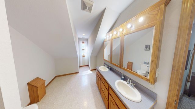 1008 OREGON TRAIL, Boonville, MO 65233