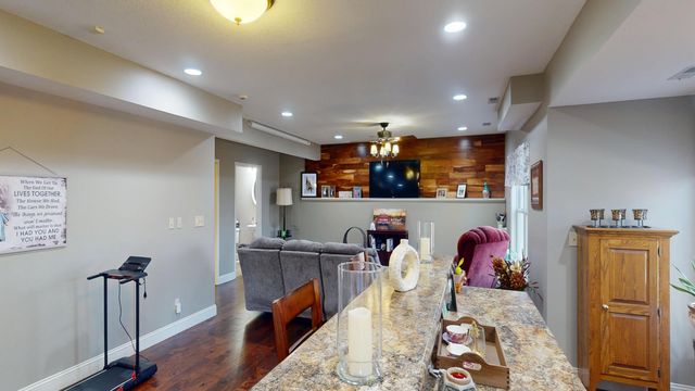 1008 OREGON TRAIL, Boonville, MO 65233