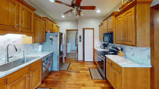 1008 OREGON TRAIL, Boonville, MO 65233