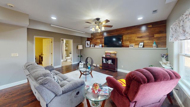 1008 OREGON TRAIL, Boonville, MO 65233