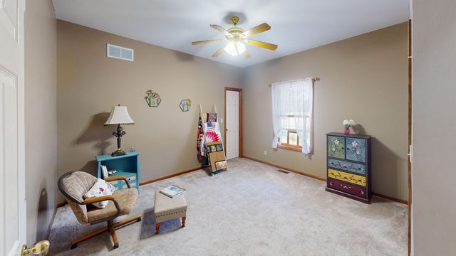 1008 OREGON TRAIL, Boonville, MO 65233