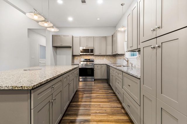 308 Resort Drive, Livingston, TX 77351