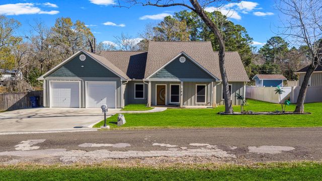 308 Resort Drive, Livingston, TX 77351