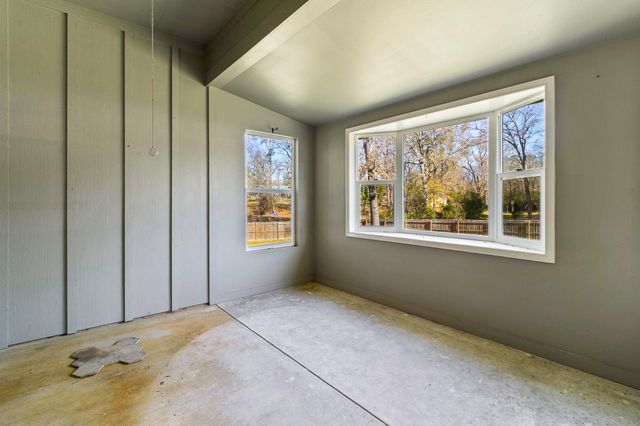 308 Resort Drive, Livingston, TX 77351