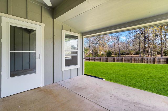 308 Resort Drive, Livingston, TX 77351