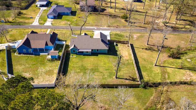 308 Resort Drive, Livingston, TX 77351