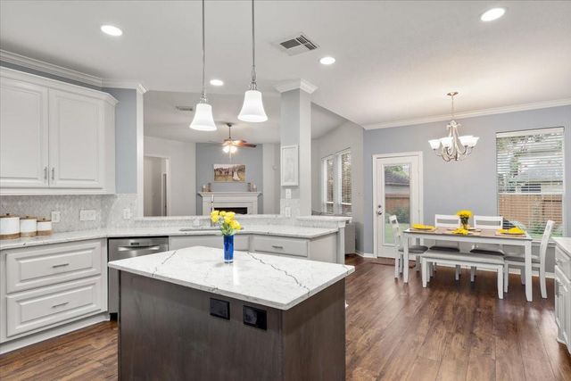 3102 Silverberry Trail, Houston, TX 77345