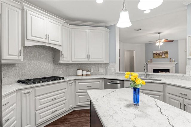 3102 Silverberry Trail, Houston, TX 77345