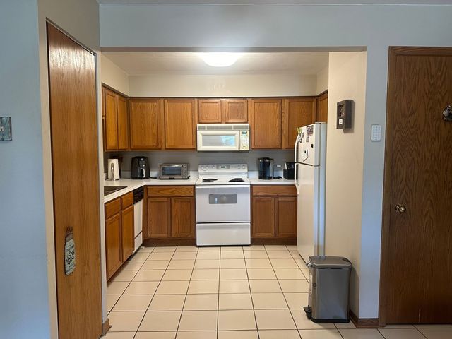 10524 S Pulaski Road 2SE, Oak Lawn, IL 60453