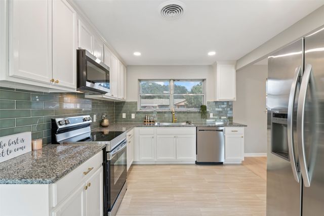 417 Fieldwood Terrace, Hurst, TX 76053