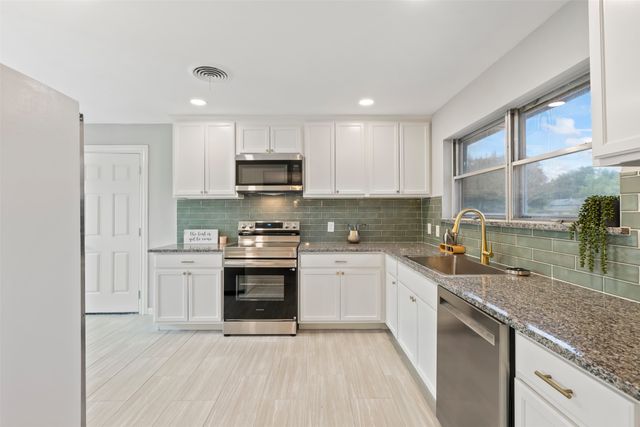 417 Fieldwood Terrace, Hurst, TX 76053
